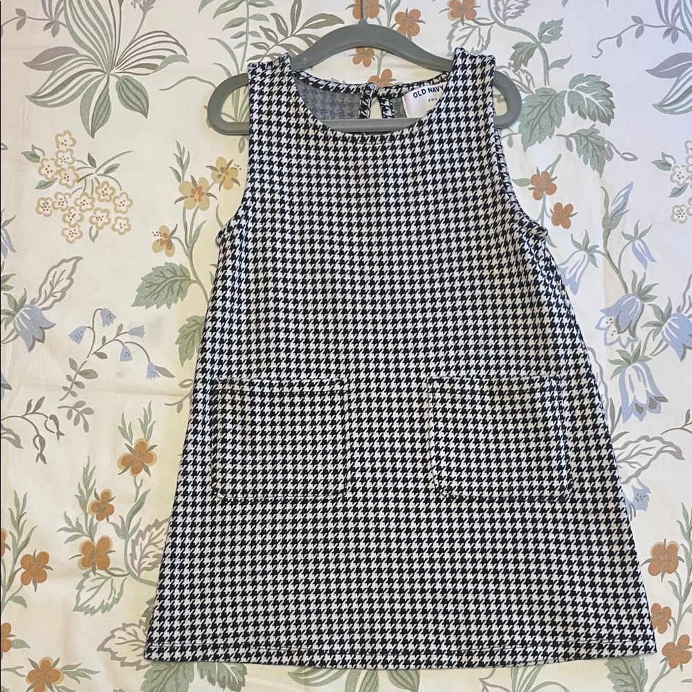 Old Navy girls Black and White Houndstooth Sleeveless Shift Dress size small